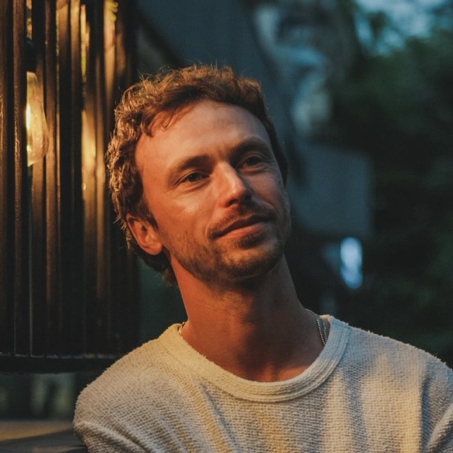 Pijanista Alex Solely